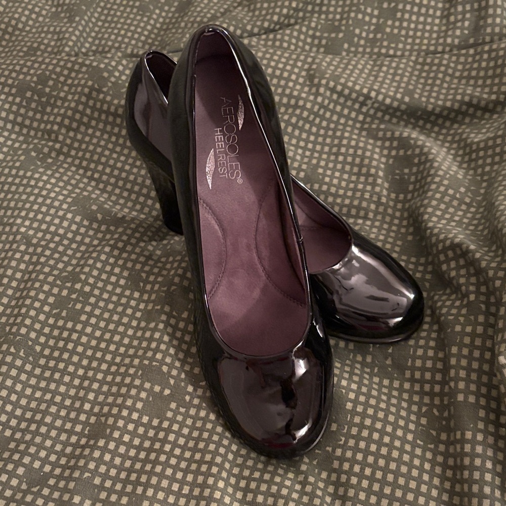 AEROSOLES Shiny Black Heels